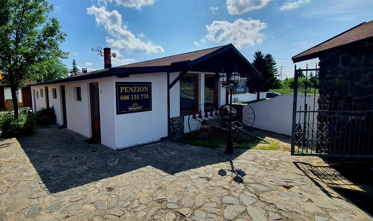 Katerina Restaurant A Penzion Розвадов Экстерьер фото